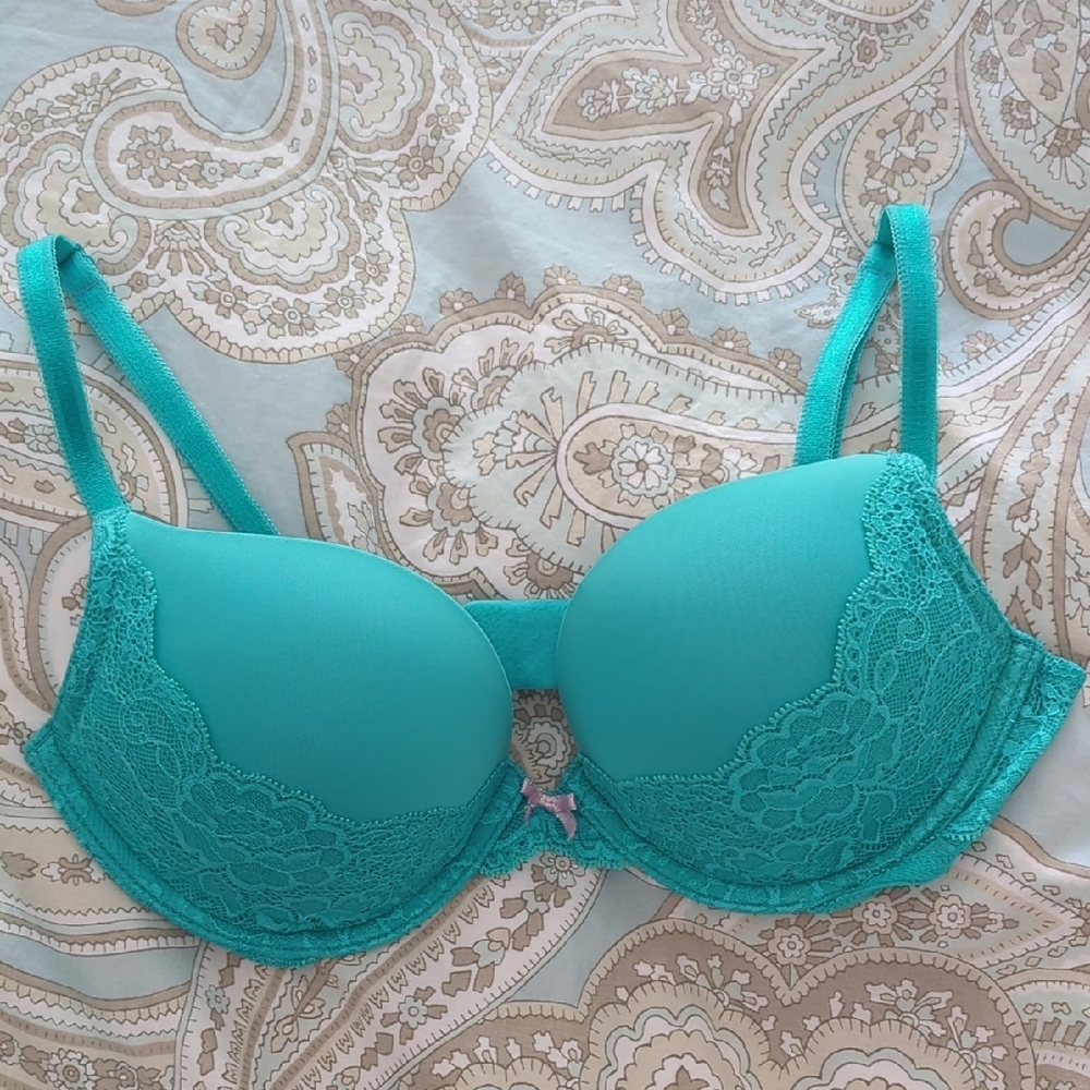 Victoria's Secret Blue Lace Bra with Underwire Support